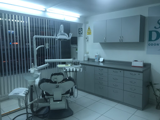 CLINICA SALUD DENTAL CAMACHO