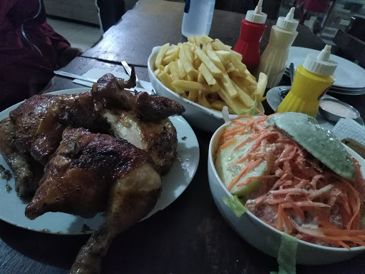 Pollos Y Parrillas 